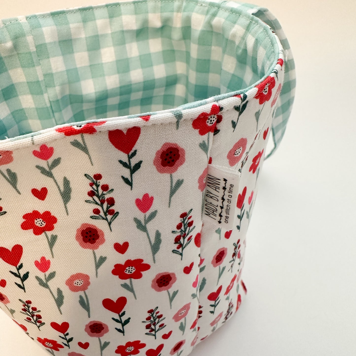 Cotton Trash Bag - hearts and flowers