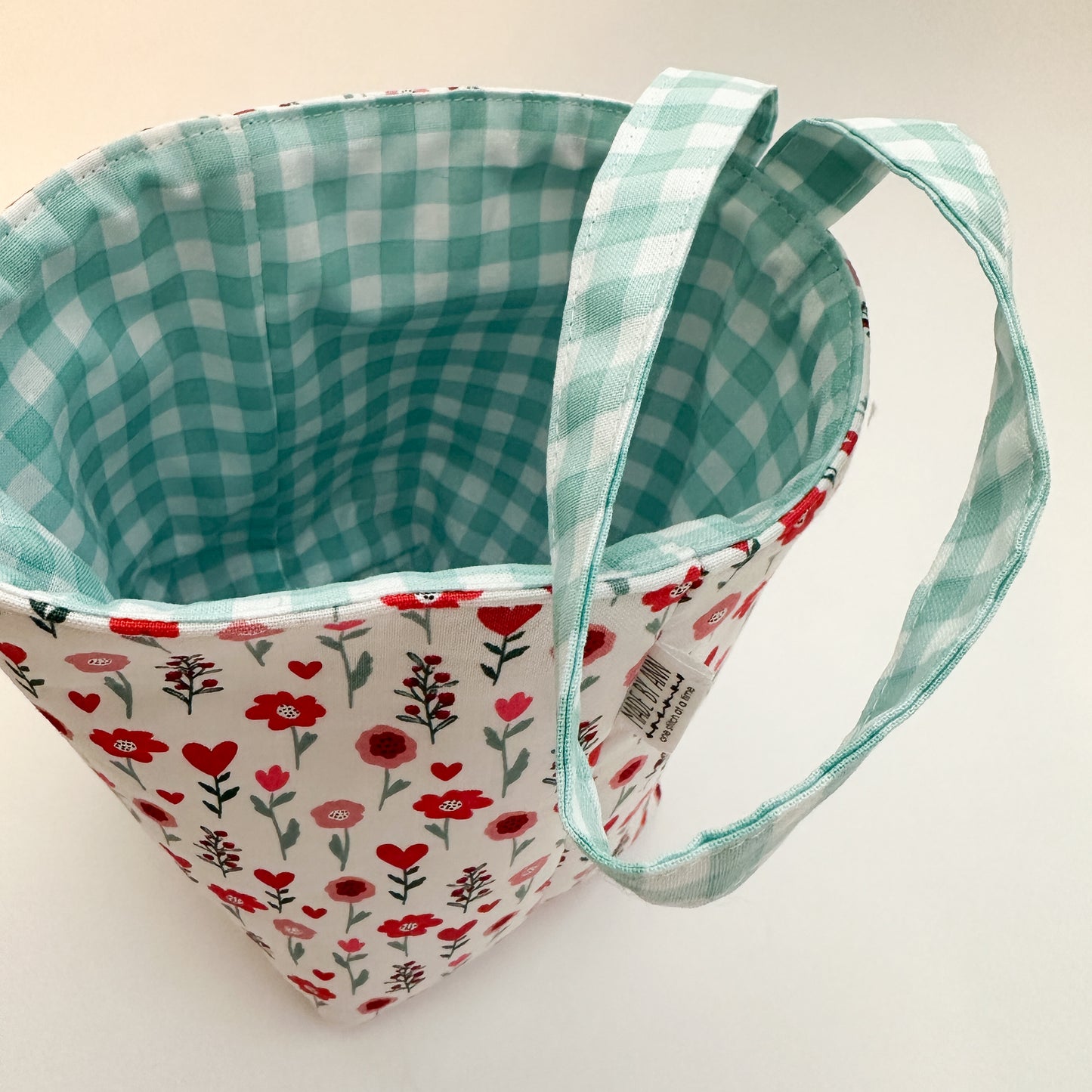 Cotton Trash Bag - hearts and flowers