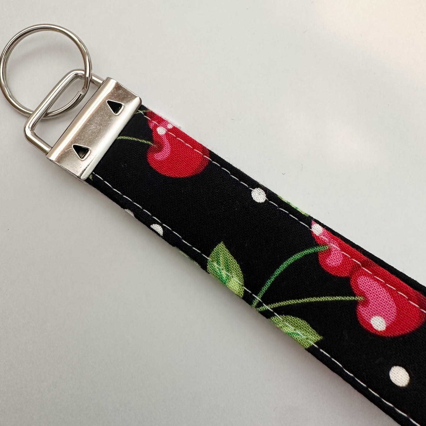 Keyring wristlet