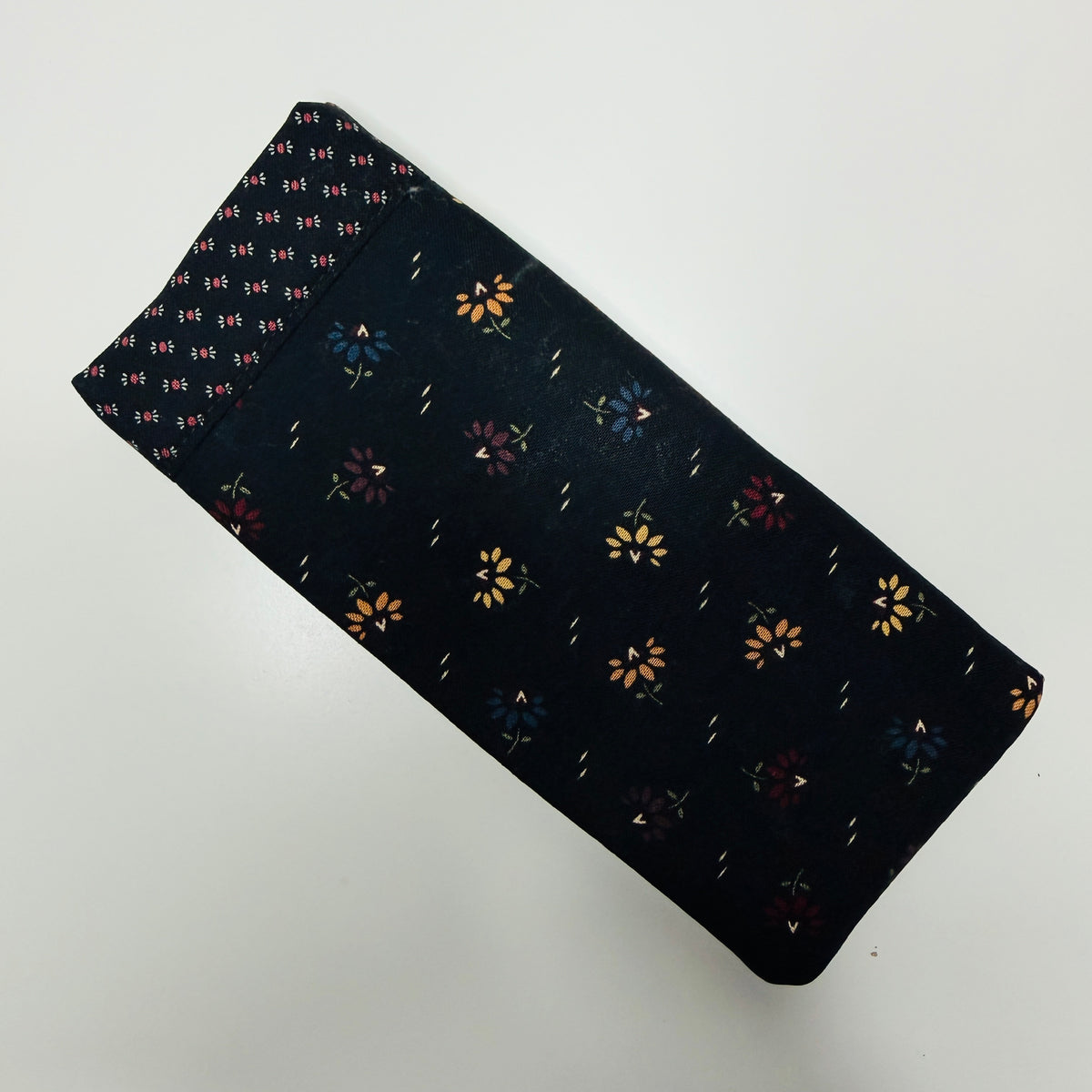Eyeglass Case - black mini flowers