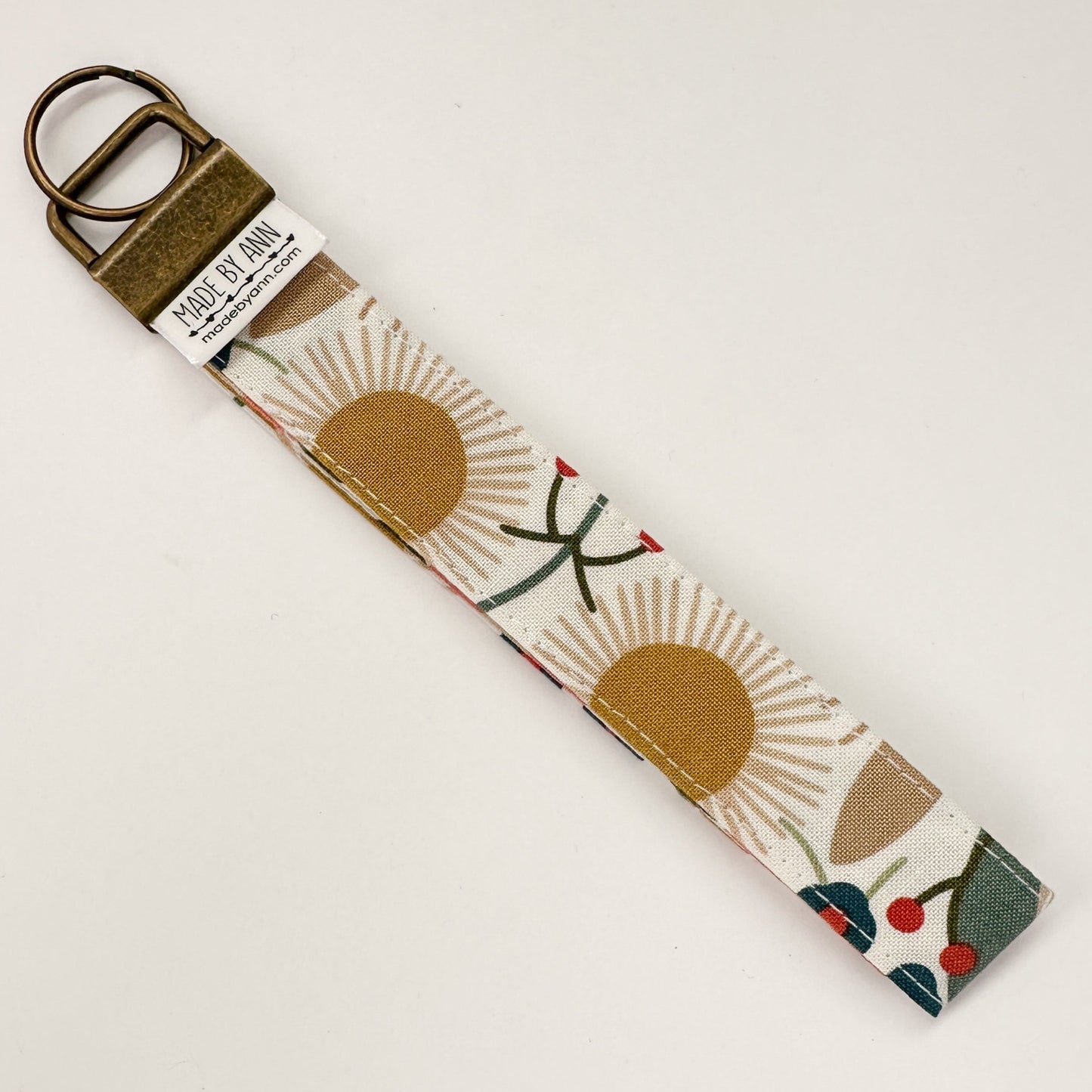 Keyring wristlet