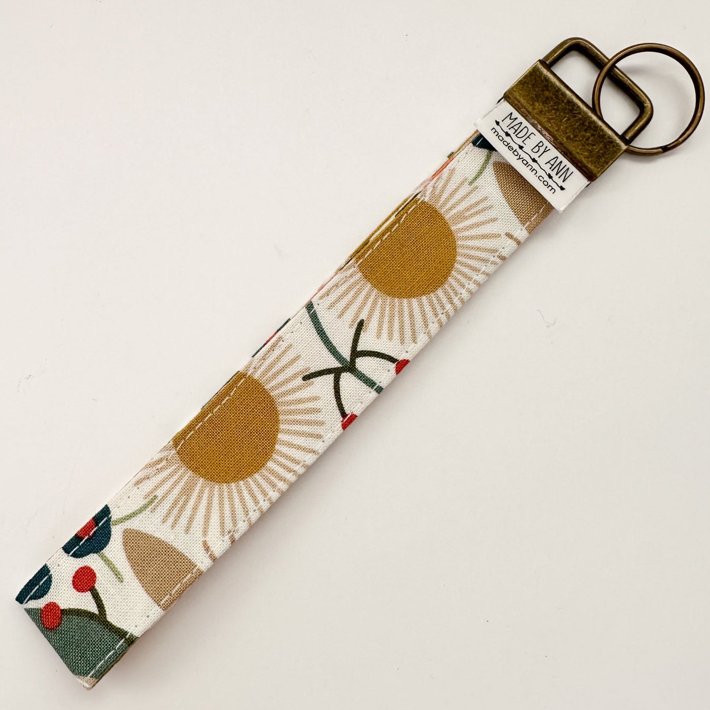 Keyring wristlet