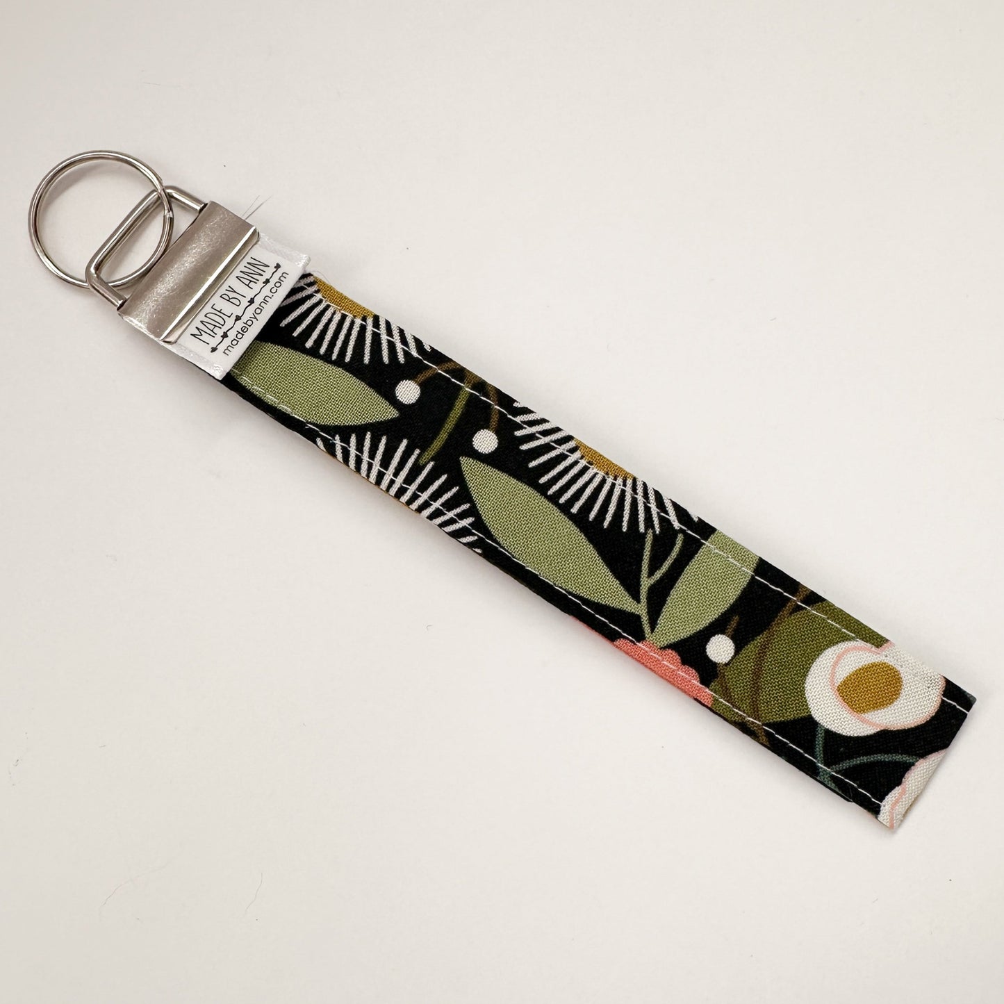 Keyring wristlet