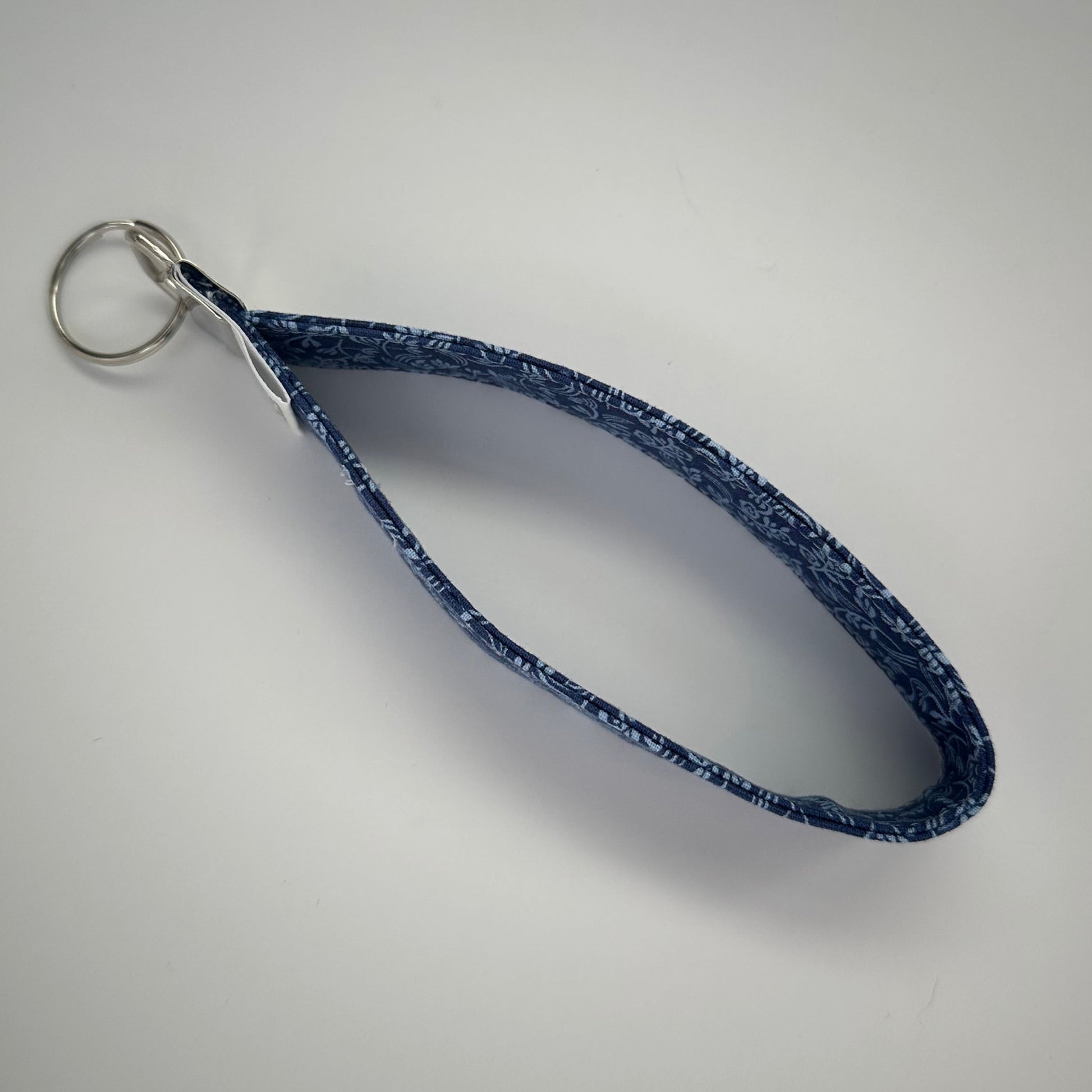 Keyring wristlet