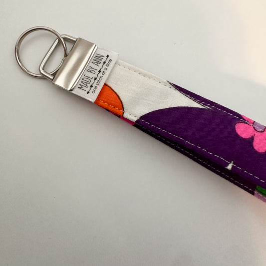 Keyring wristlet