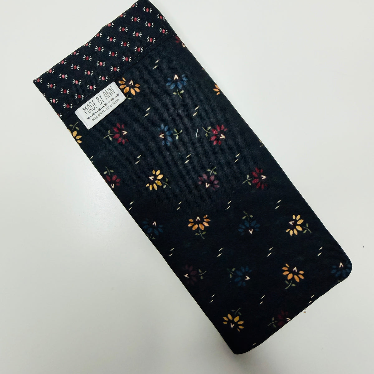Eyeglass Case - black mini flowers