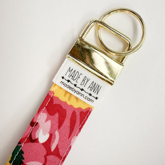 Keyring wristlet