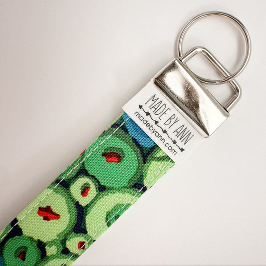 Keyring wristlet