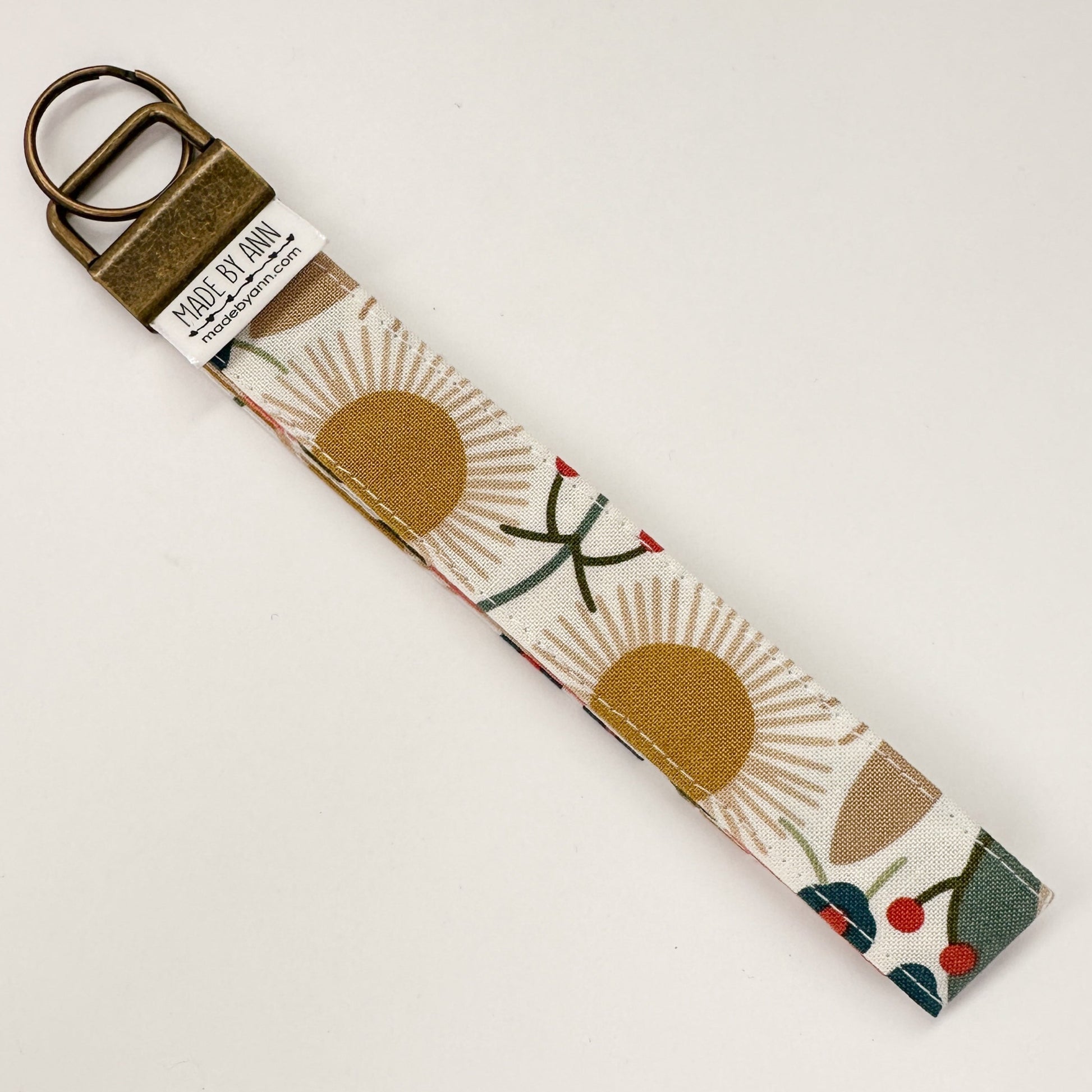 Keyring wristlet