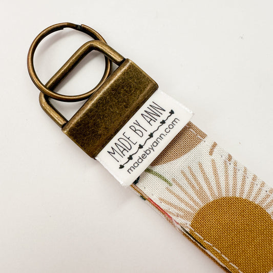 Keyring wristlet