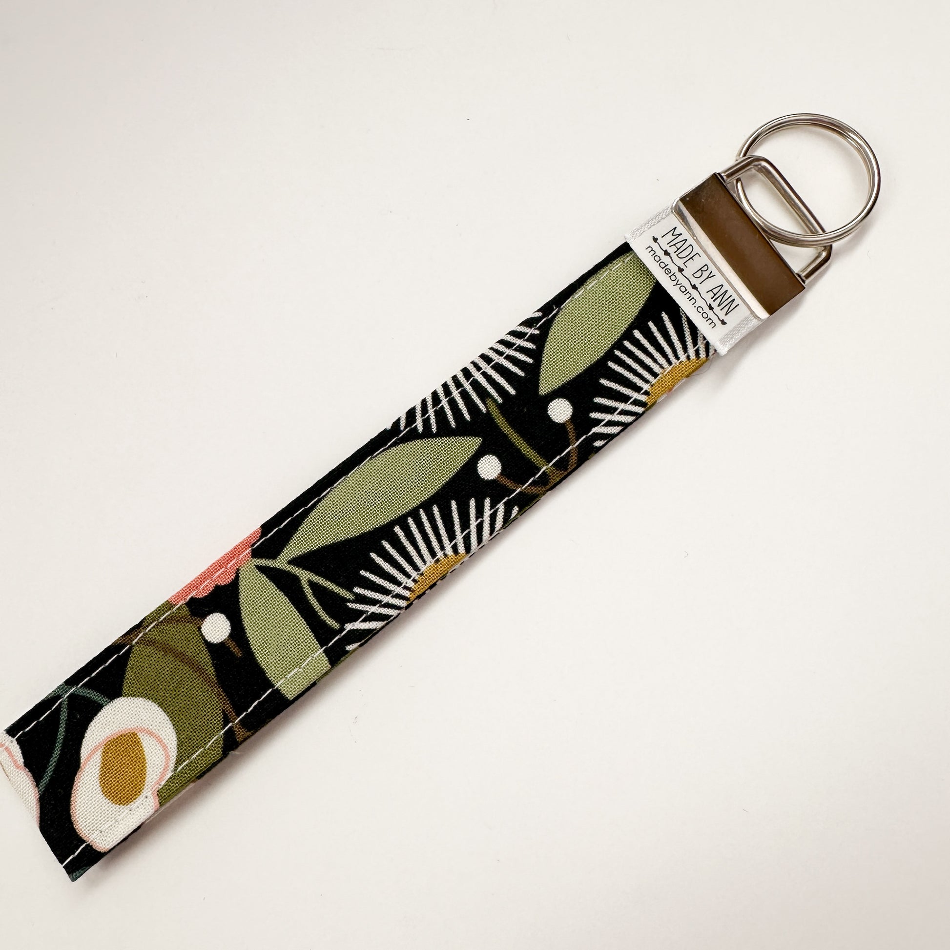 Keyring wristlet