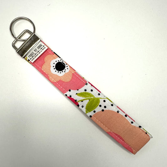 Keyring wristlet